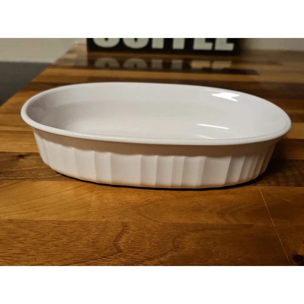 Vintage Corning Ware French White F-15-B Oval Casserole Dish 15oz w Lid